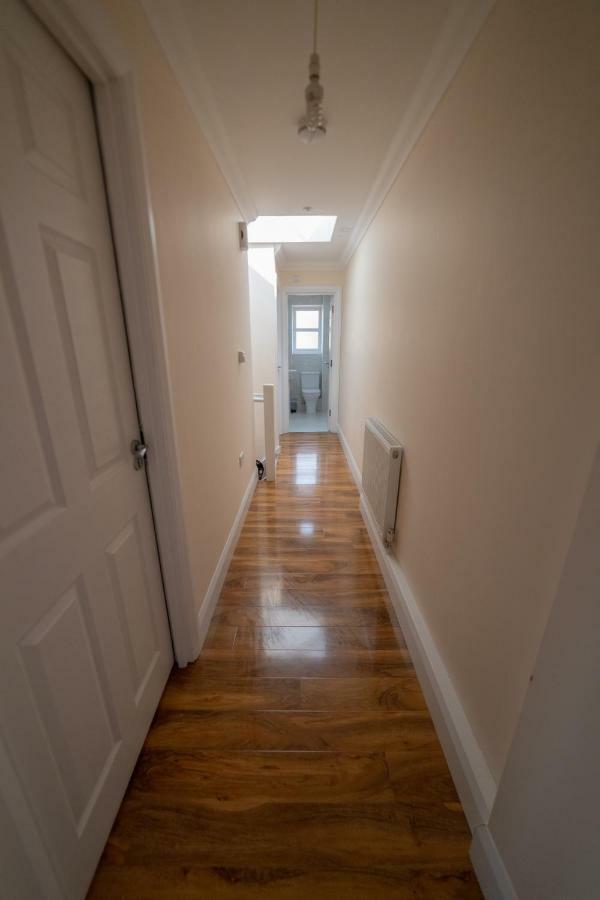 The Coach House - London Heathrow Serviced Apartments Stanwell Exterior photo